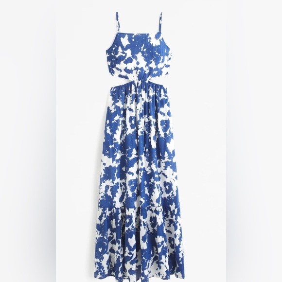 Abercrombie & Fitch Dresses & Skirts - Abercrombie Blue and White Floral Maxi Dress